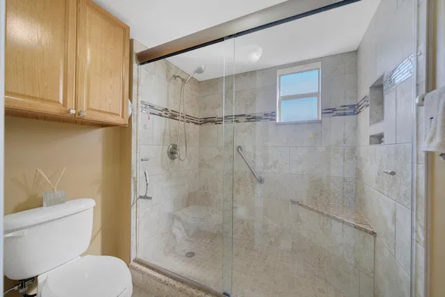 Unit 327 photo 25