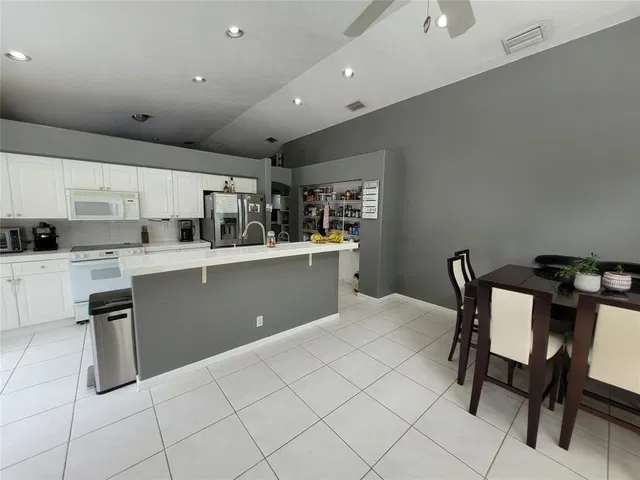 Residence photo 4