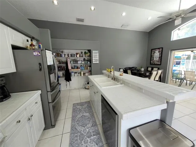 Residence photo 6
