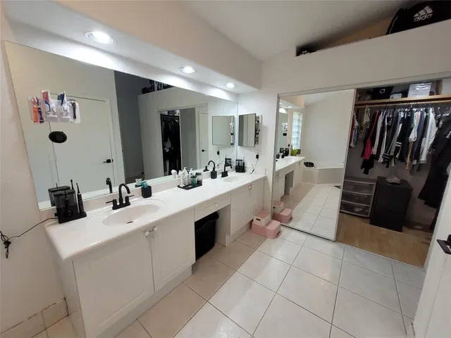 Residence photo 18