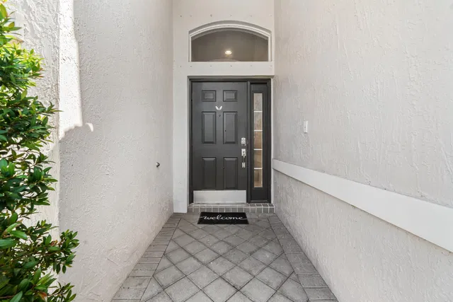 Residence photo 3
