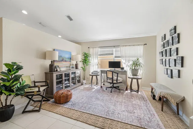 Residence photo 8