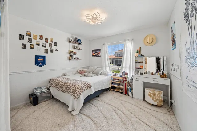 Residence photo 26