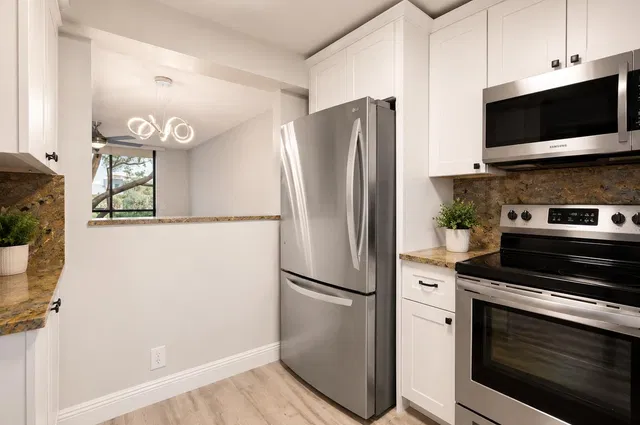 Unit 205 photo 3