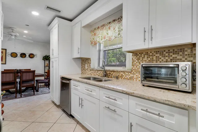  Residence photo 19