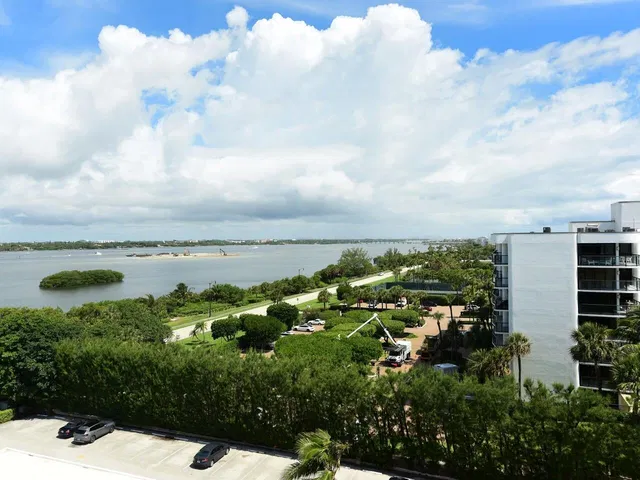 The Patrician of Palm Beach Unit 726 photo 7