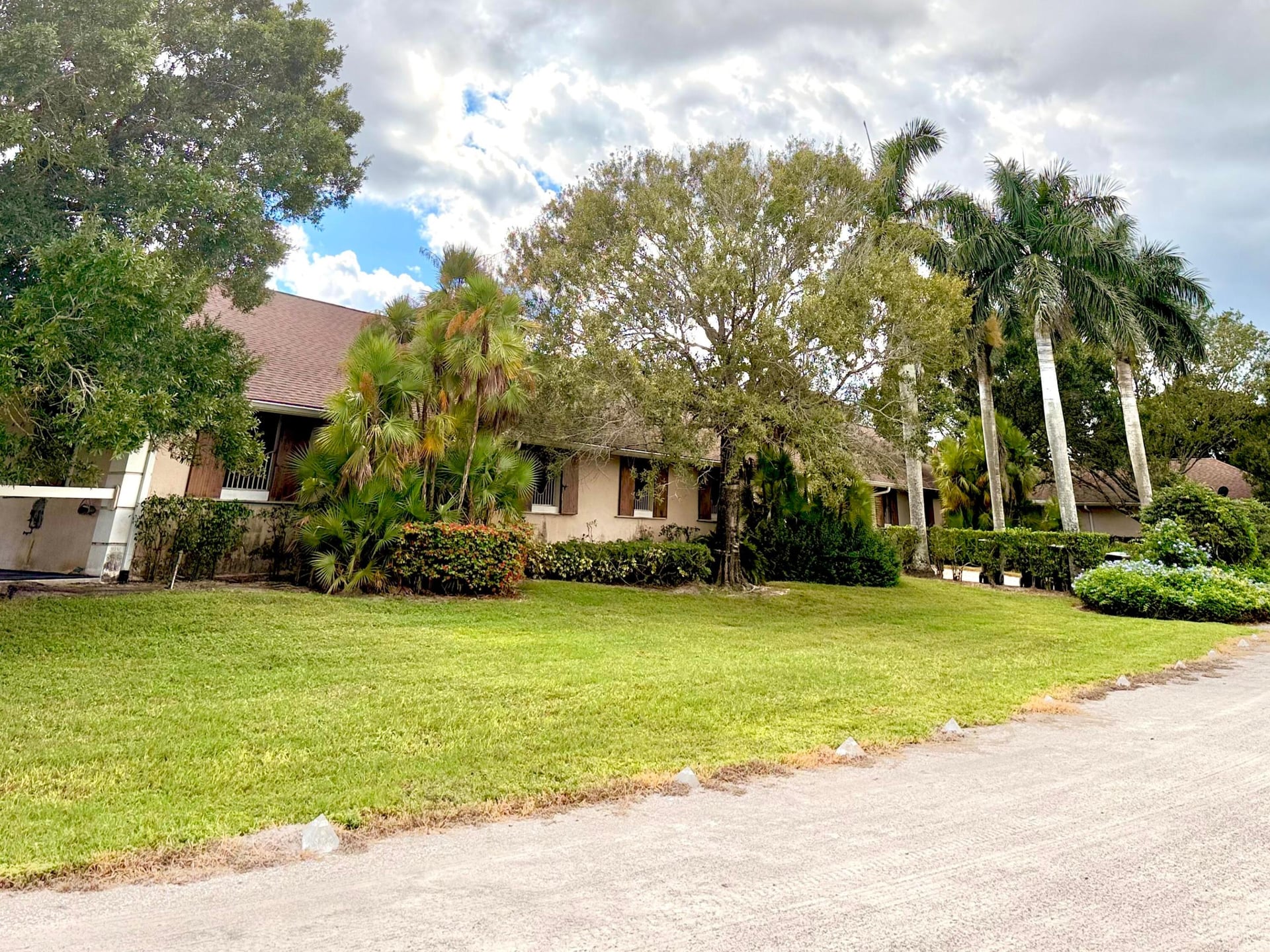 Residence photo 3