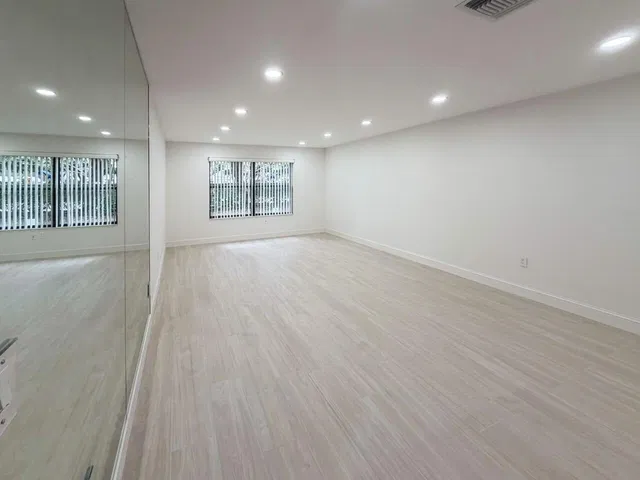 Unit 26 photo 5