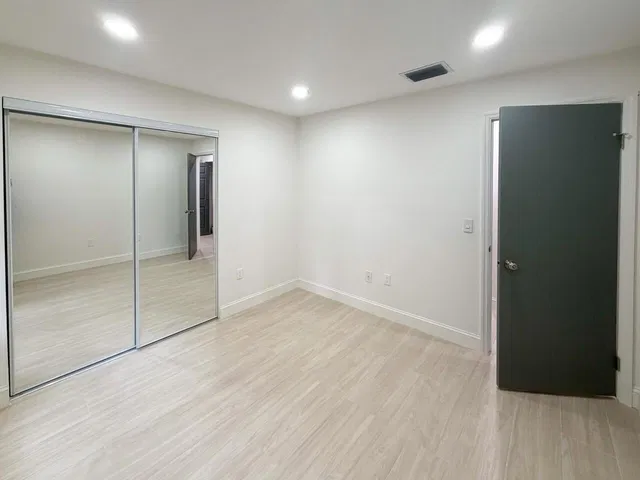 Unit 26 photo 15