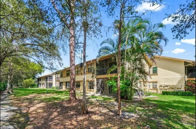 Unit 26 photo 22