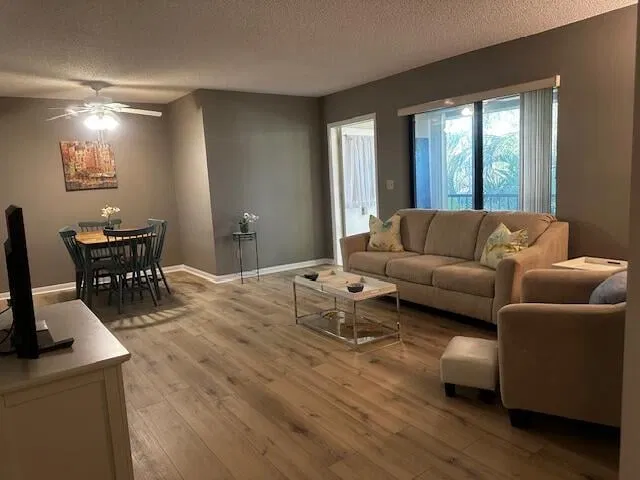Unit C-2 photo 3