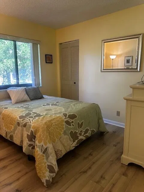 Unit C-2 photo 9