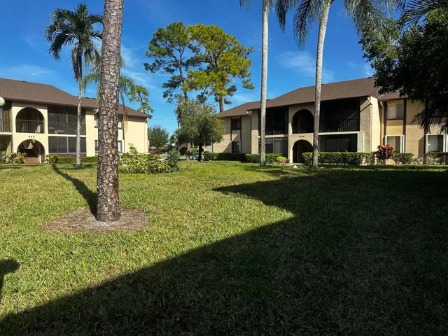 Unit C-2 photo 14