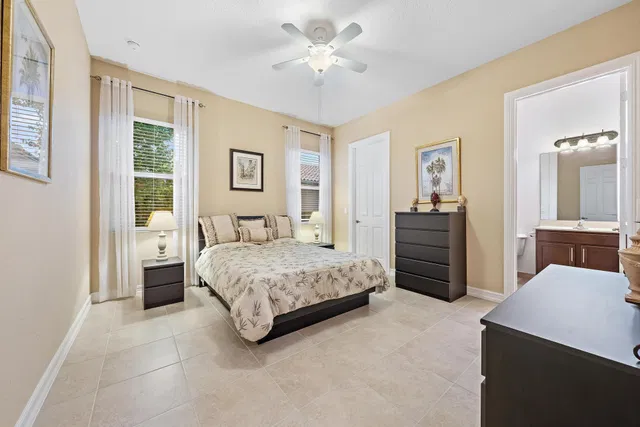 Residence photo 36