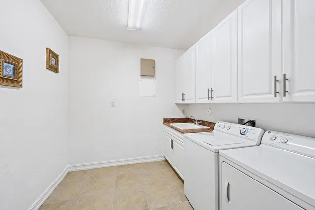 Residence photo 43