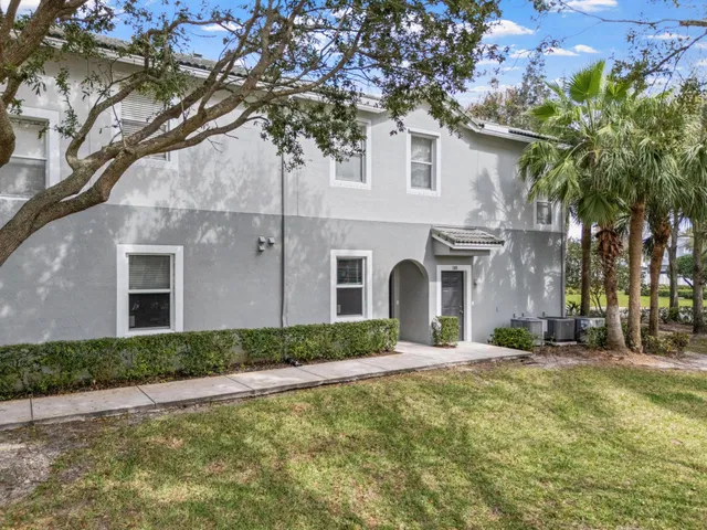 Residence photo 3