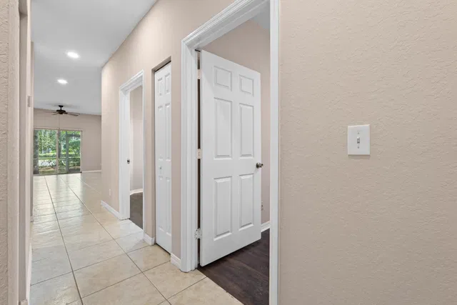 Residence photo 12