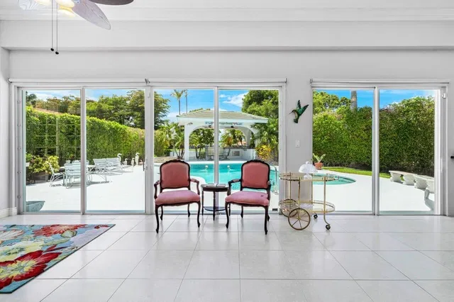 Residence photo 11