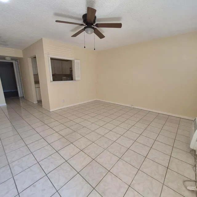 Residence photo 2