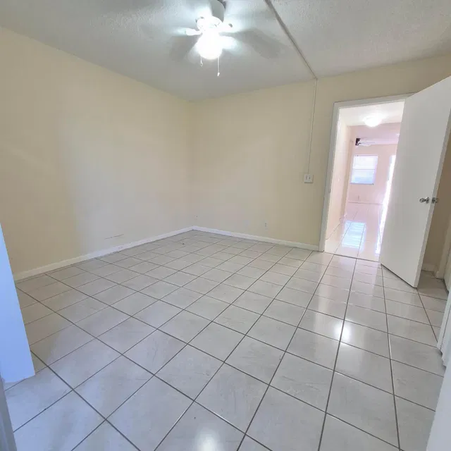 Residence photo 8