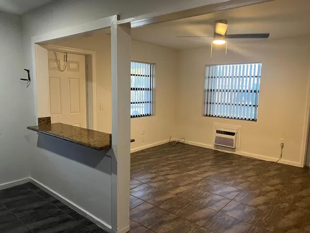 Residence photo 6