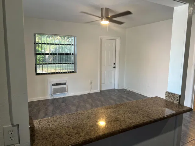 Residence photo 8