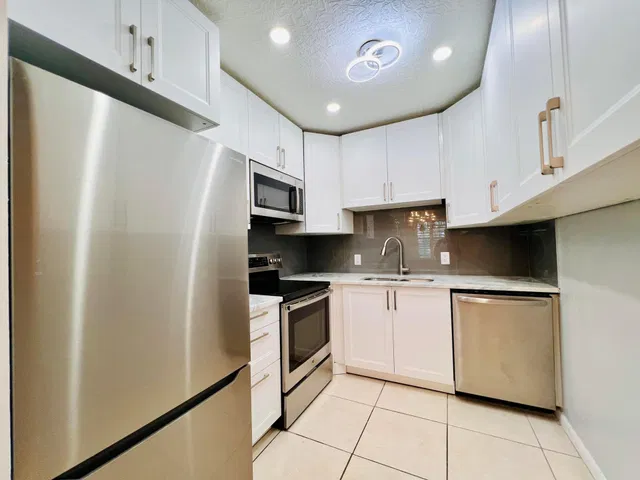 Residence photo 2