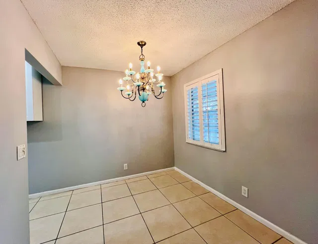 Residence photo 3