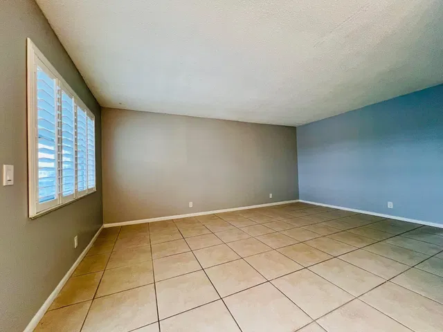 Residence photo 4