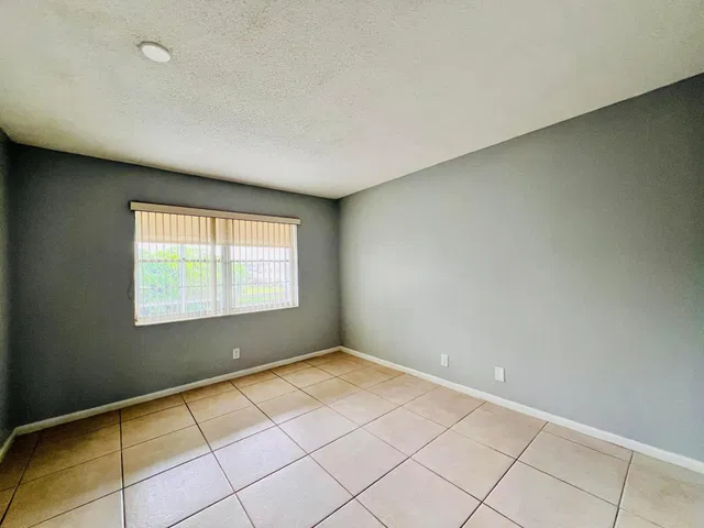 Residence photo 6