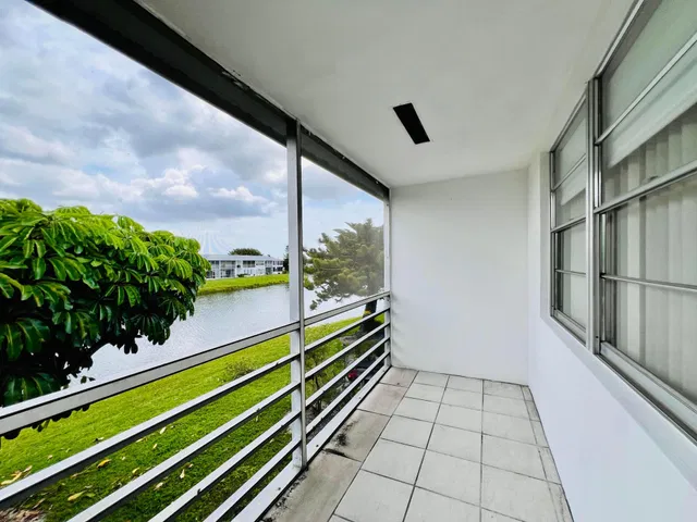 Residence photo 11