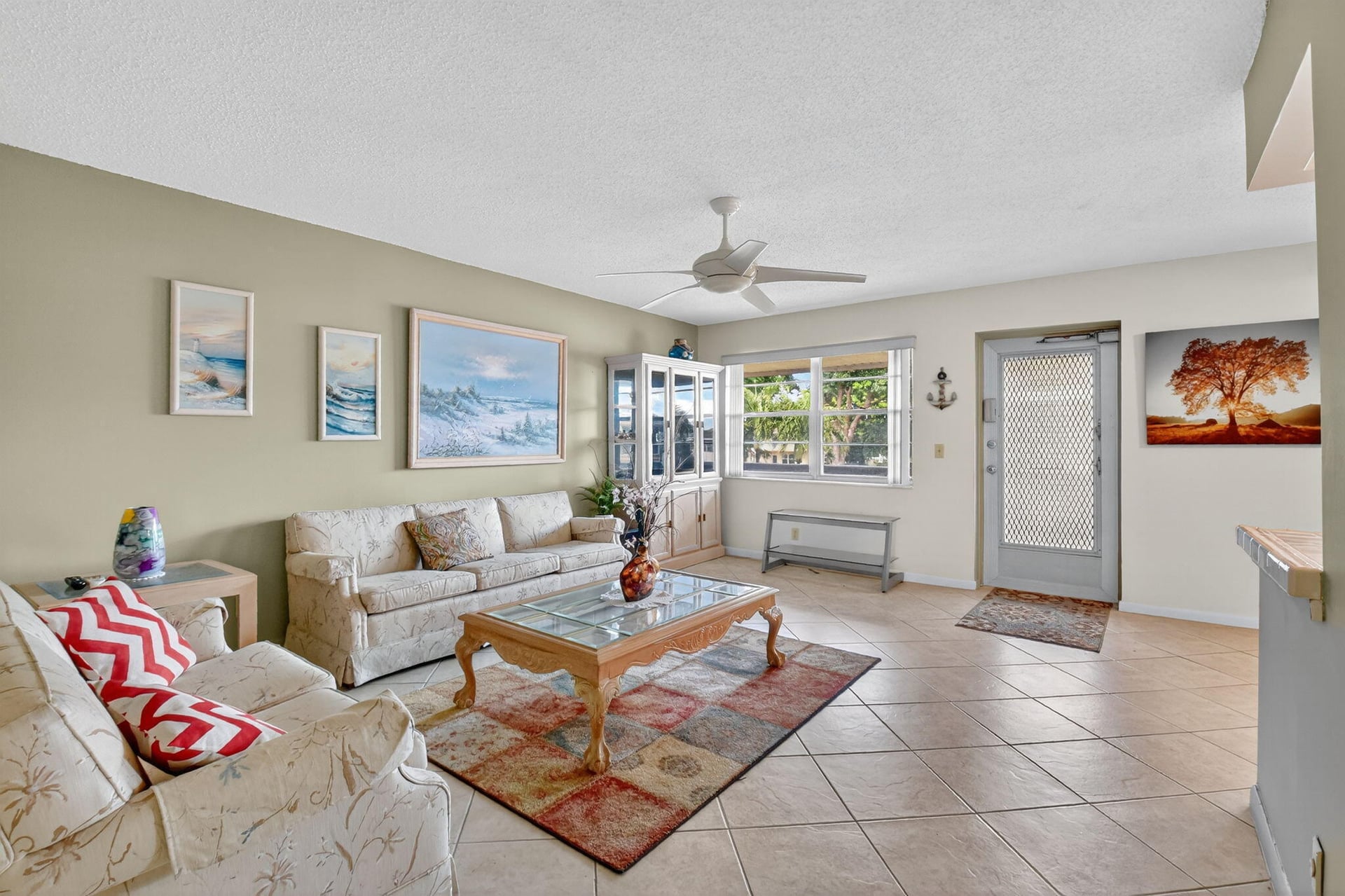 Residence photo 2
