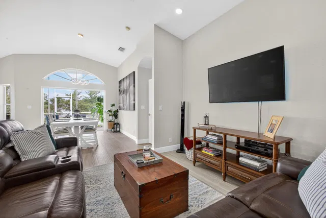  Residence photo 16