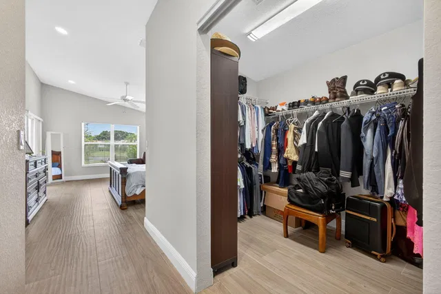  Residence photo 19