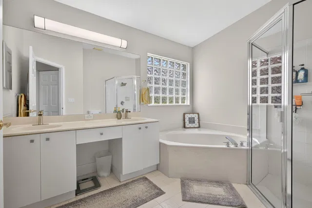  Residence photo 20