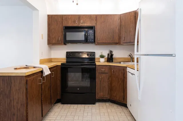  Unit B-2 photo 7