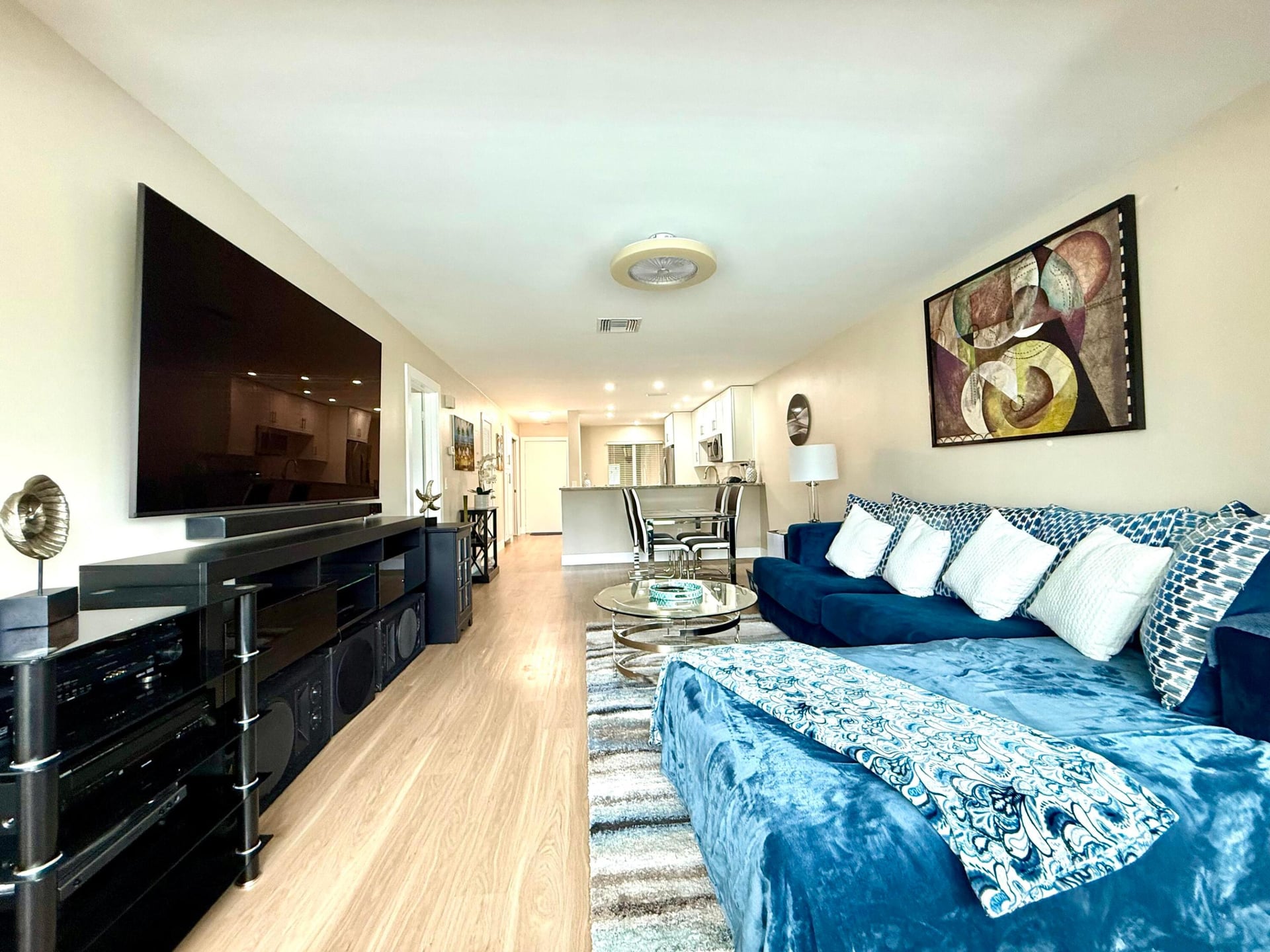 Unit F photo 7