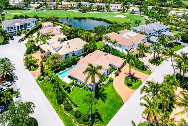 Royal Palm Yacht and Country Club Residence photo 4