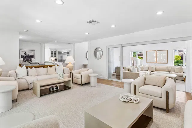 Royal Palm Yacht and Country Club Residence photo 22