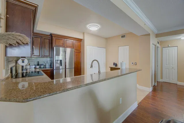 Residence photo 9