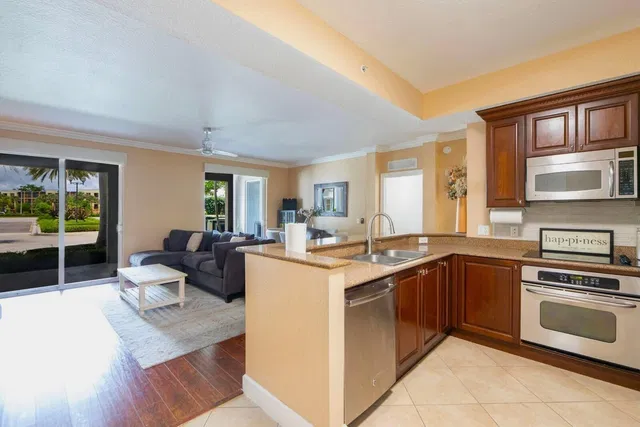 Residence photo 11