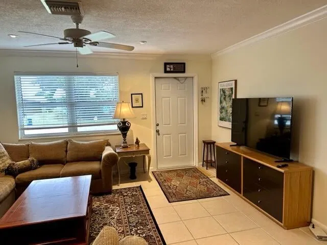  Residence photo 4