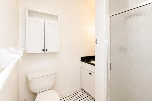 Unit 106-10 photo 12