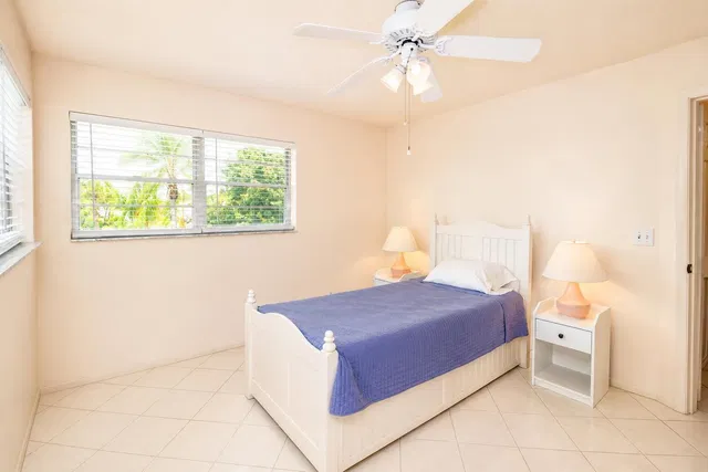 Unit 106-10 photo 14