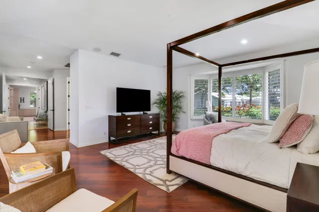 Steeplechase Residence photo 39