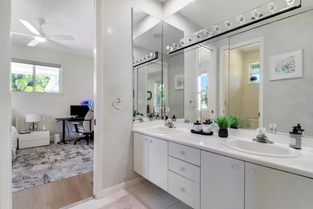 Steeplechase Residence photo 57