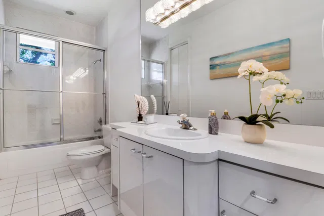 Steeplechase Residence photo 63