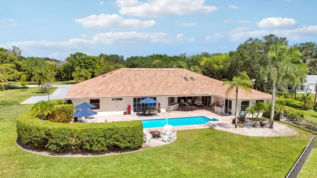 Steeplechase Residence photo 81