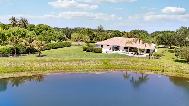 Steeplechase Residence photo 94