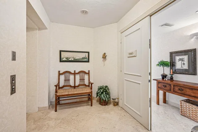Unit 1105 photo 6